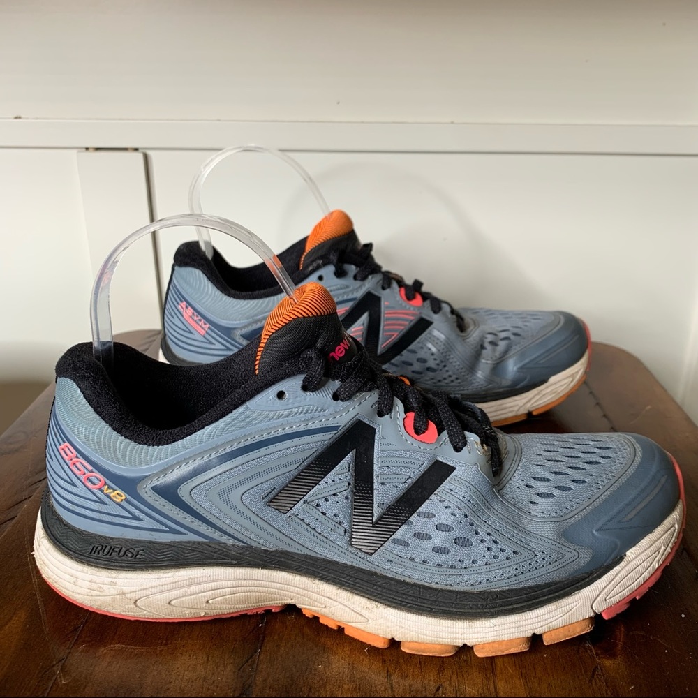 New Balance 860 V8 Athletic Shoes